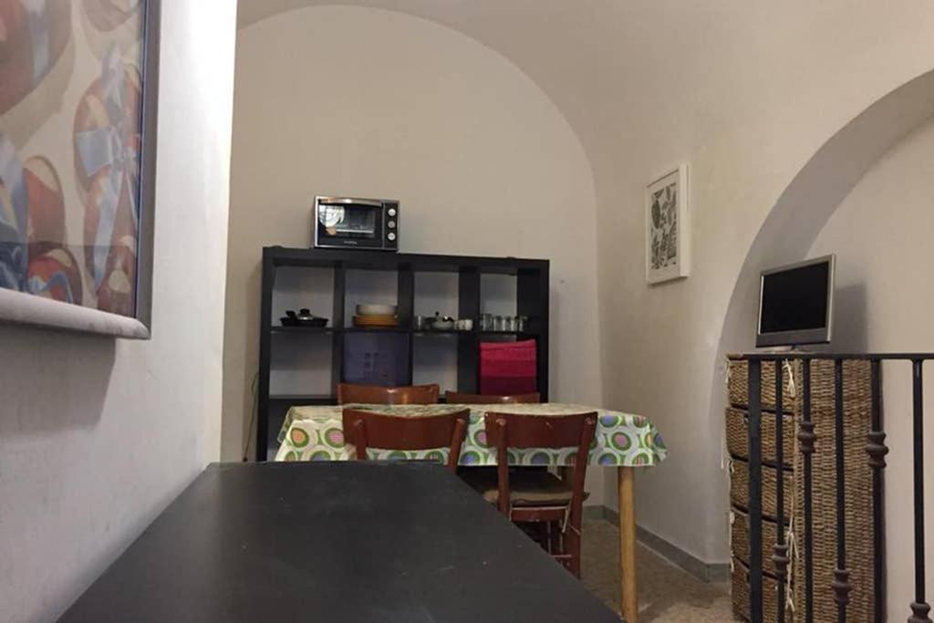 Historic Apartment In Centre Of City 100M To Sea Monopoli Exterior photo