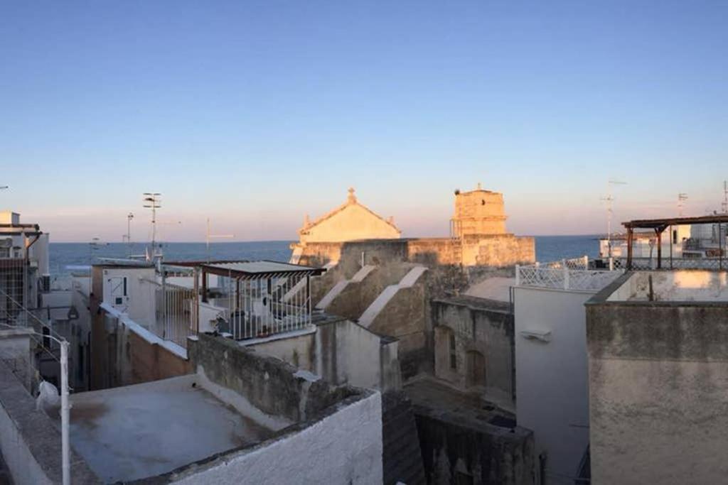 Historic Apartment In Centre Of City 100M To Sea Monopoli Exterior photo