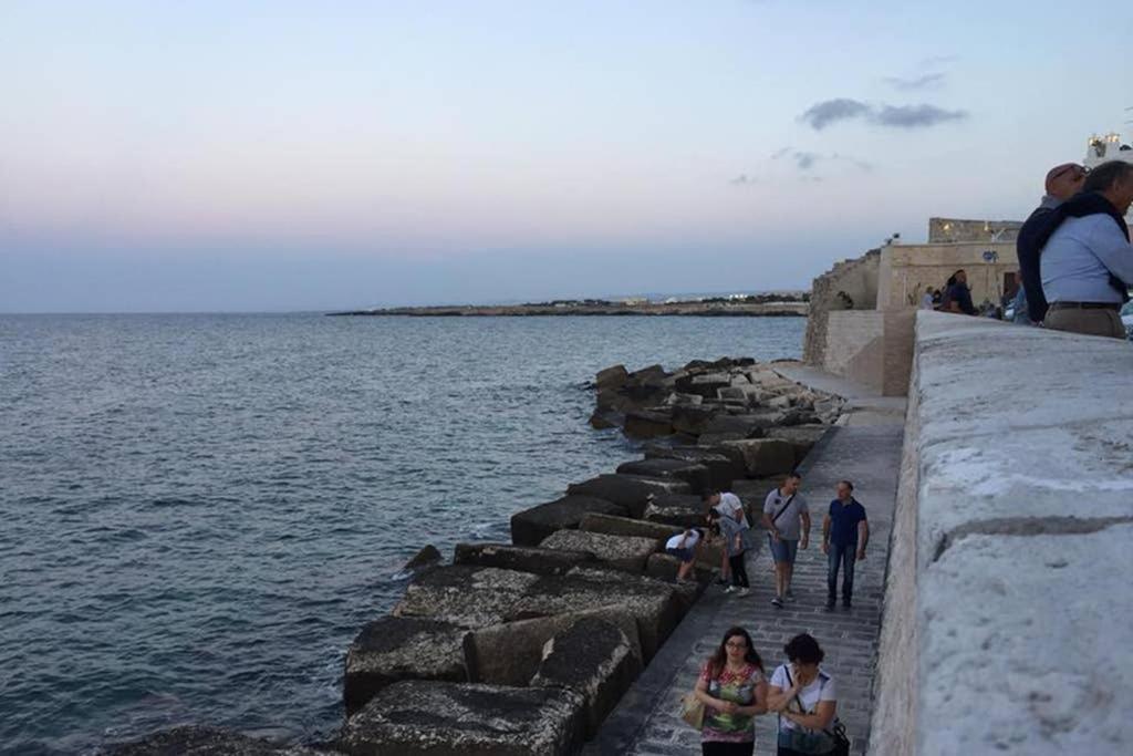 Historic Apartment In Centre Of City 100M To Sea Monopoli Exterior photo