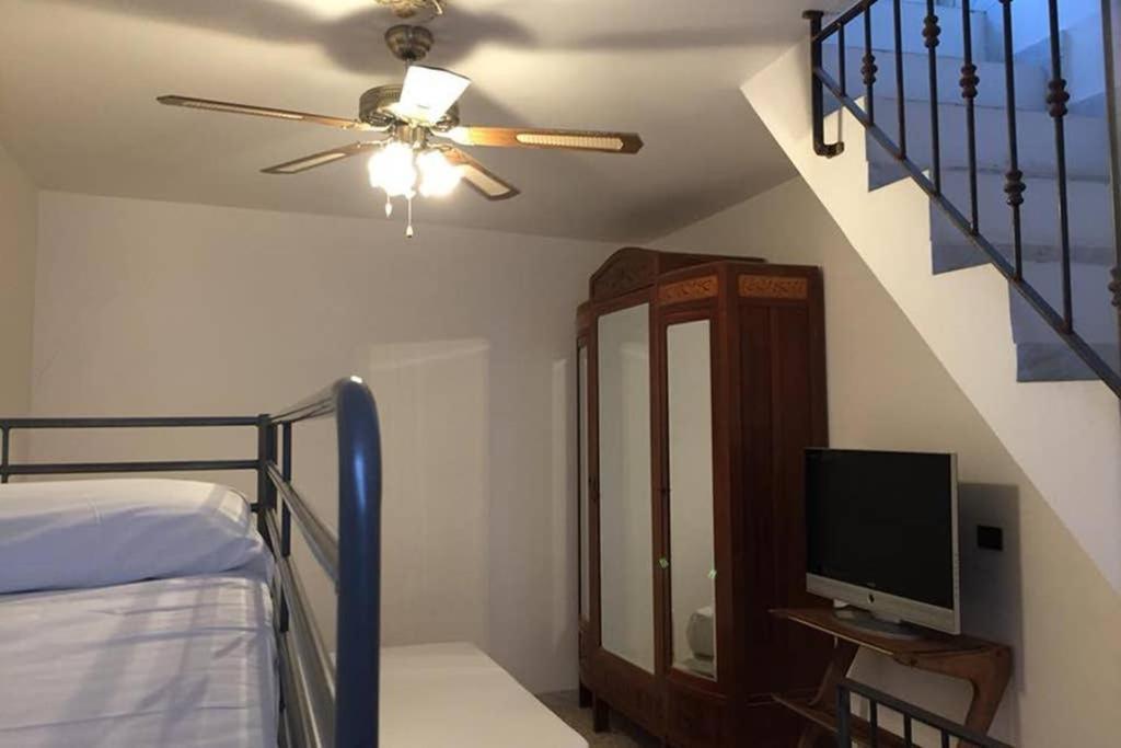 Historic Apartment In Centre Of City 100M To Sea Monopoli Exterior photo